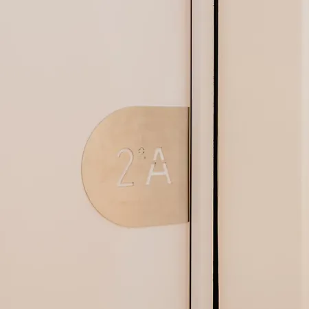 Mary Pink - No 2a - Gorgeous Two-bedroom Apartment